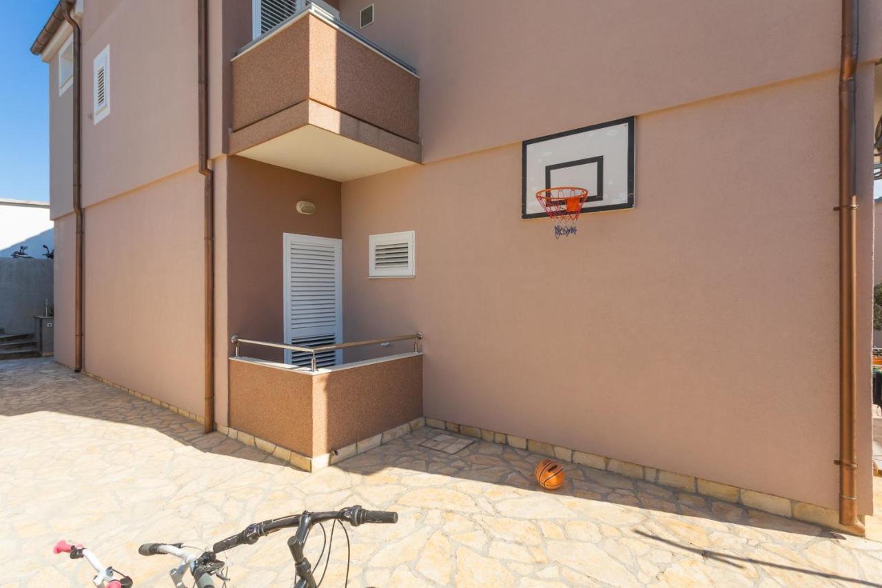 שיבניק Apartment Exclusive View מראה חיצוני תמונה