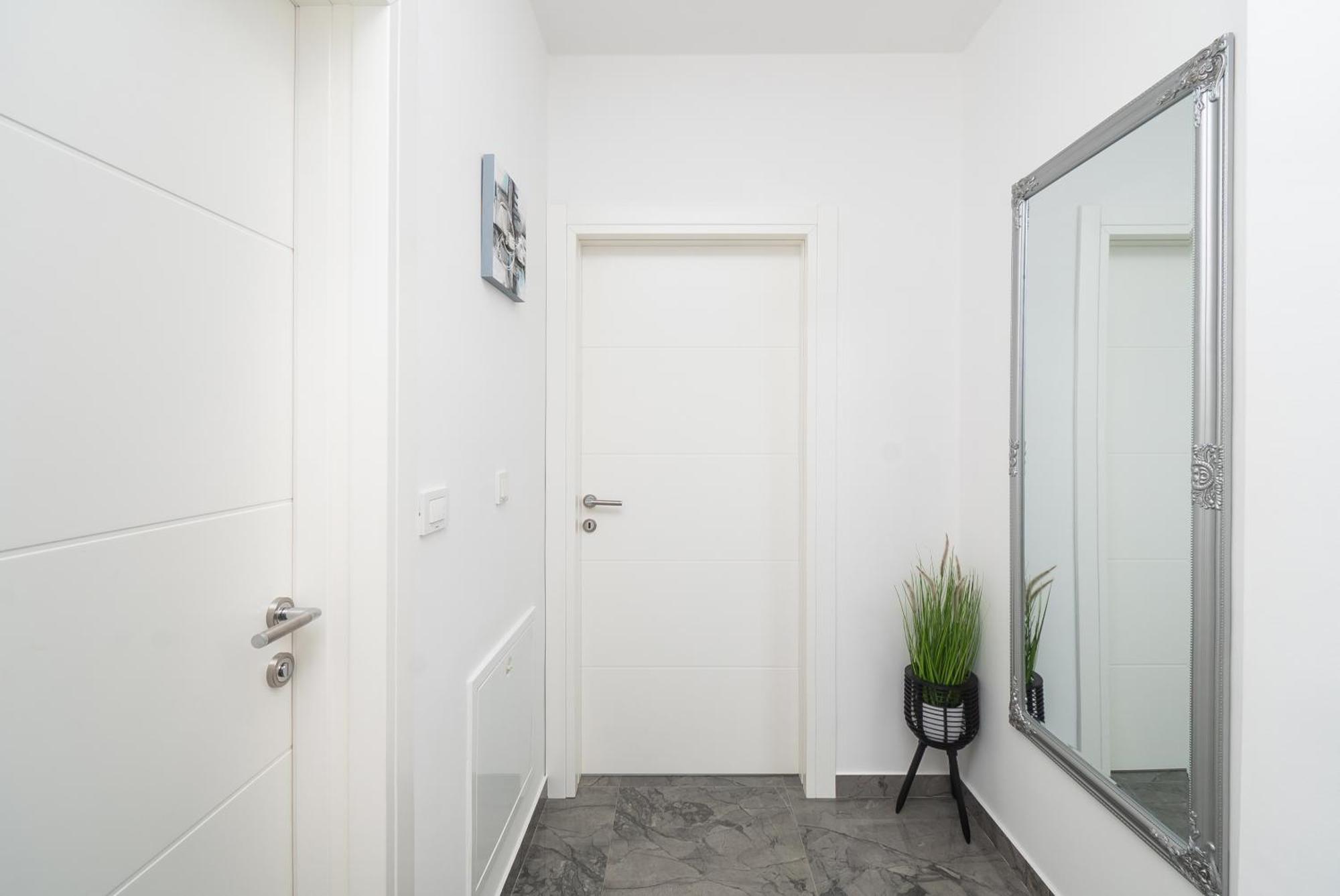 שיבניק Apartment Exclusive View מראה חיצוני תמונה